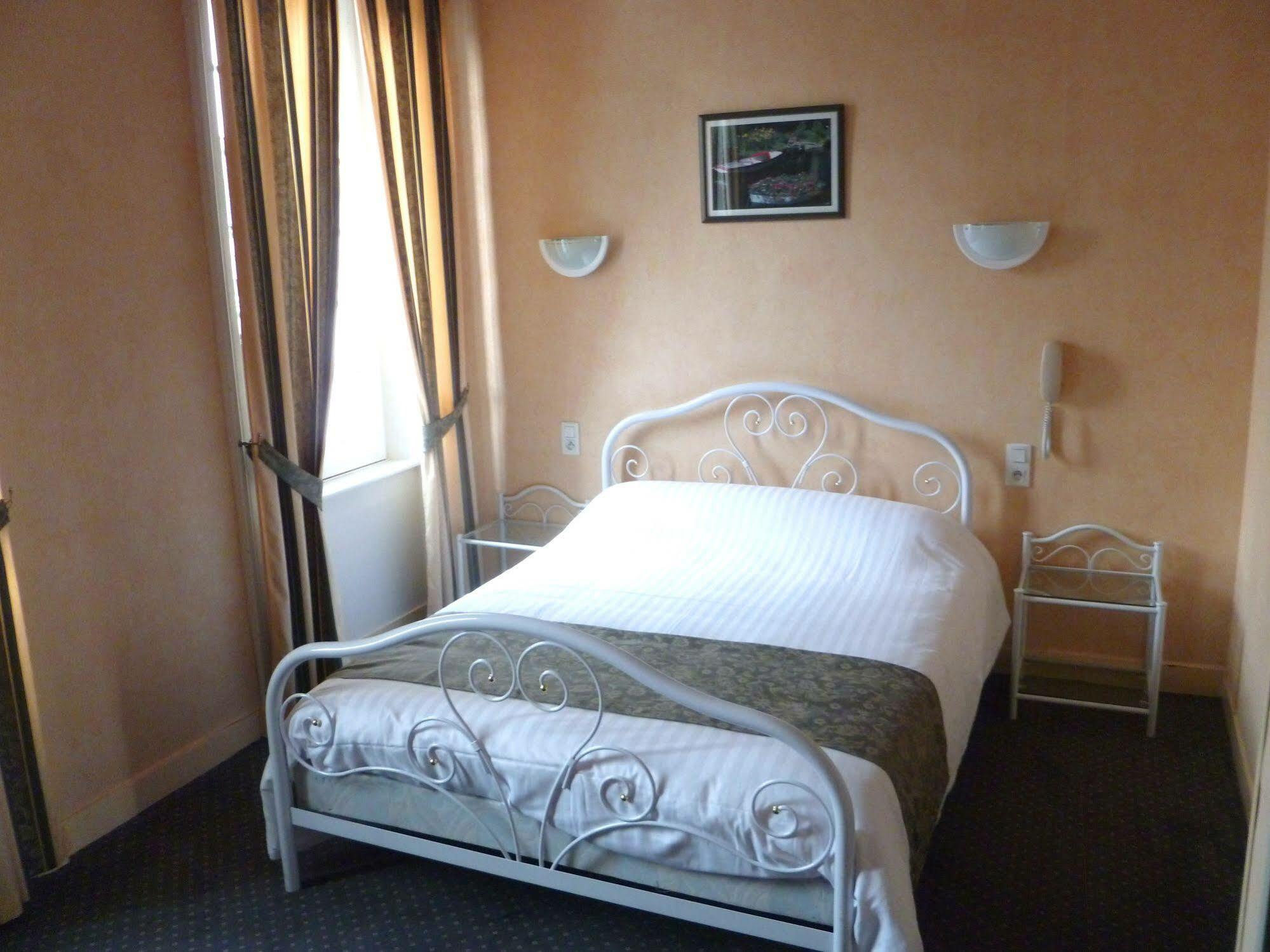 Le Relais De La Rance - Chambres D'Hotes Quédillac Zewnętrze zdjęcie