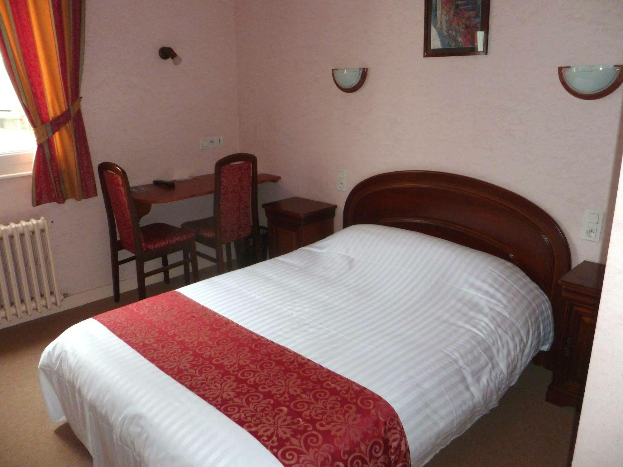 Le Relais De La Rance - Chambres D'Hotes Quédillac Zewnętrze zdjęcie